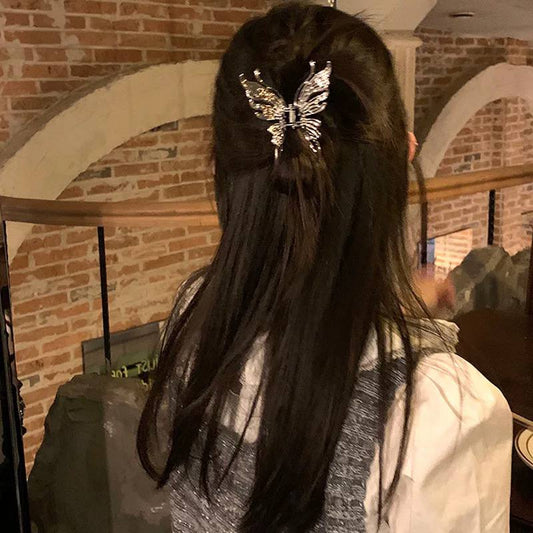 Metal Butterfly Claw Clip – Minimalist Sculptural Hair Accessory
